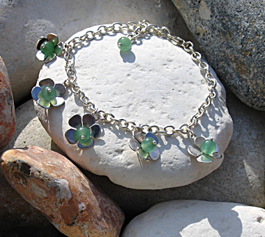 Sterling silver flower bracelet with aventurine